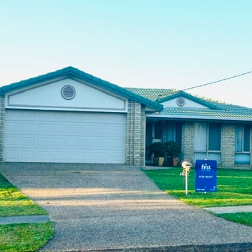 Modern Family Living in the Heart of Ormiston - Photo 2