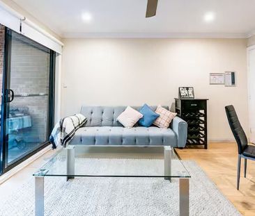 Spacious One-Bedroom Apartment in Quiet Cul-de-Sac Location - Photo 2