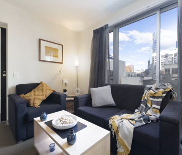 Fully Furnished on Bank Place! (Electricity & Water usage included) - Photo 1