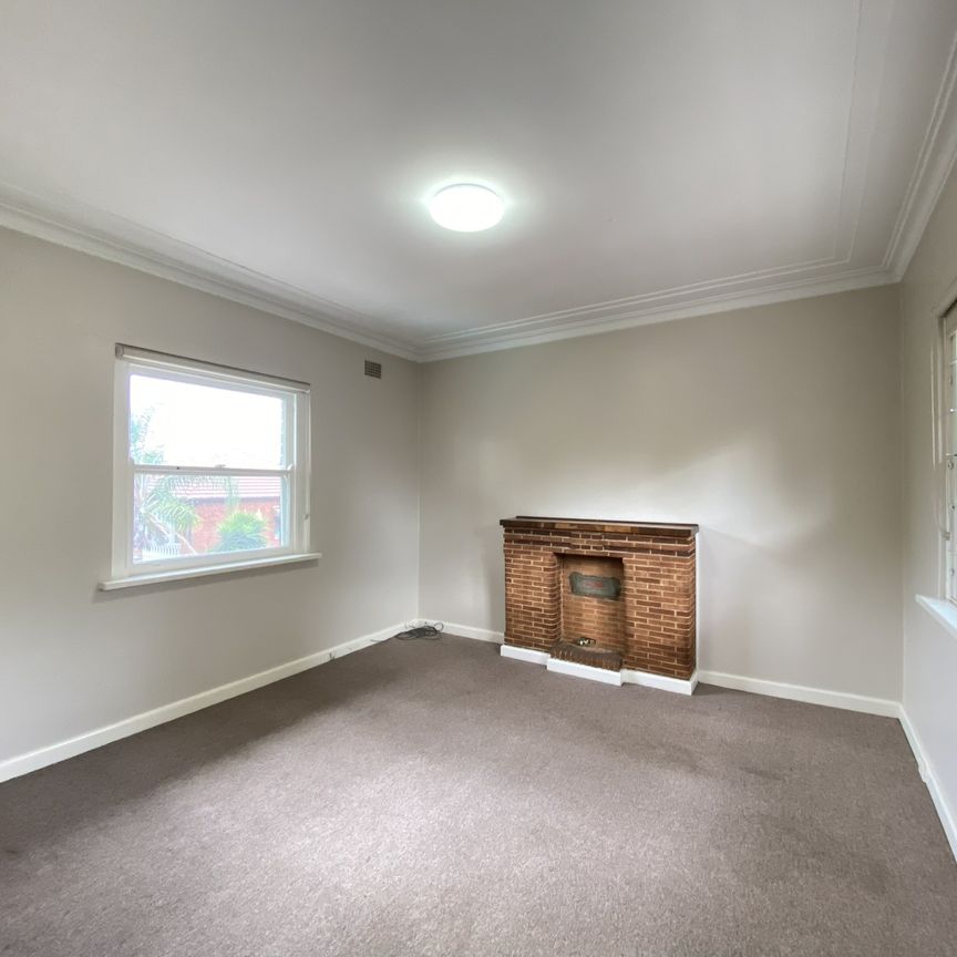 2 BEDROOM FLAT - Photo 1