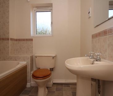 2 bedroom semi-detached house to rent - Photo 6