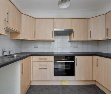 2 bedroom maisonette to rent - Photo 4