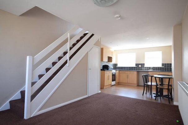 2 bedroom house to rent - Photo 1