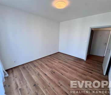Pronájem bytu 2+kk 55 m2 - Fotografie 4