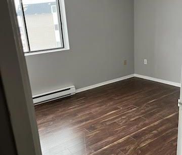 4 1/2 au rez de chaussée Propre Récemment peinturé immeuble paisibl... - Photo 1