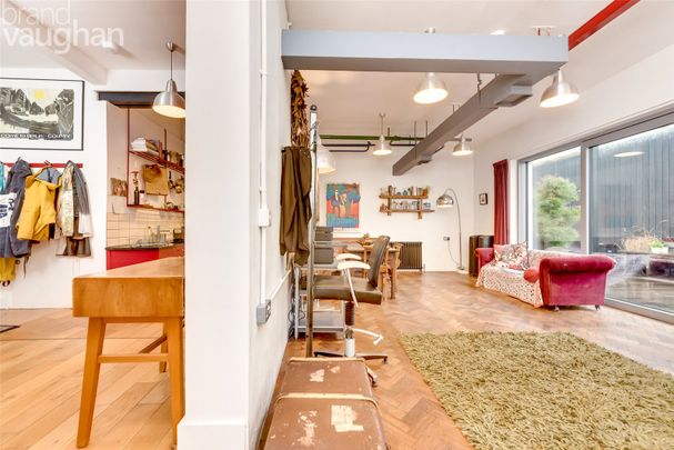 4 bedroom house to rent - Photo 1