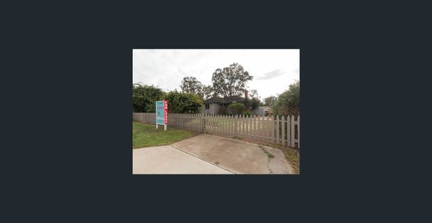 3 Bedroom Renovated Cottage With Rear Workshop - Photo 1