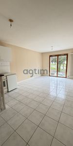 Location Appartement 2 pièces 47m² LA ROCHE SUR YON 85000 - Photo 3