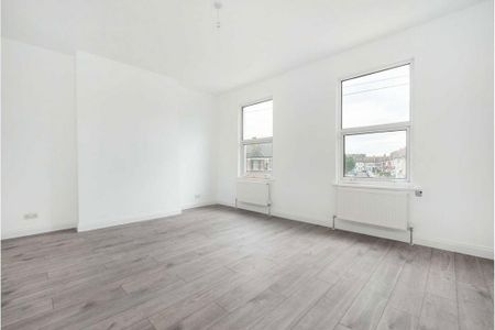 3 bedroom flat to rent - Photo 3