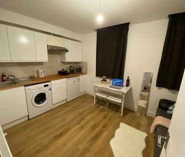Room in a Shared House, St. Loy's Road, N17 - Photo 2