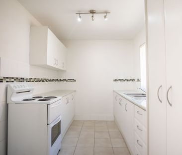 Light Filled Unit in Ideal Location - Photo 6