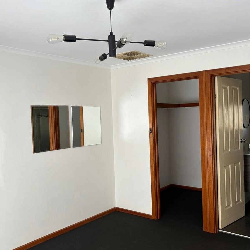 2 Lundie Crescent - Photo 1