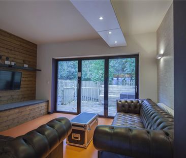 2 Whitegate Road, Huddersfield, HD4 - Photo 3