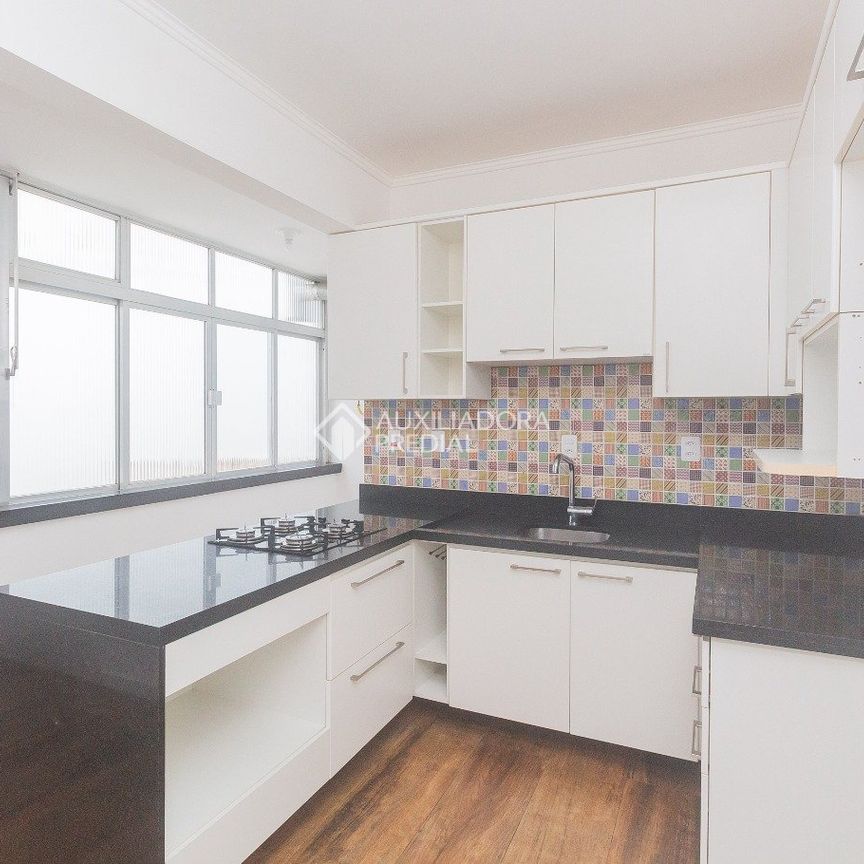 Apartamento com 2 quartos e 80m² para alugar em Jardim Itu Sabará, Porto Alegre. - Foto 1