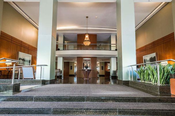 4300 De Maisonneuve Boulevard West, Westmount, QC - Photo 1