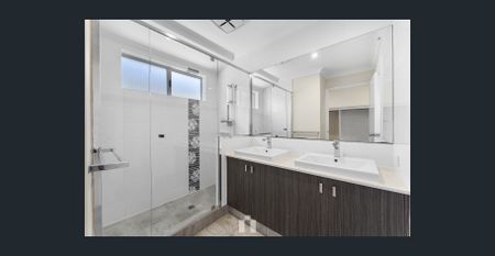 Sensational Family Home - Photo 5