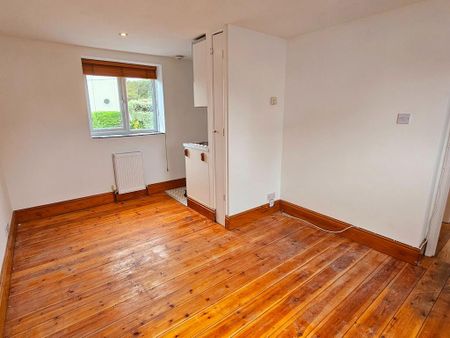 2 bedroom maisonette to rent - Photo 2