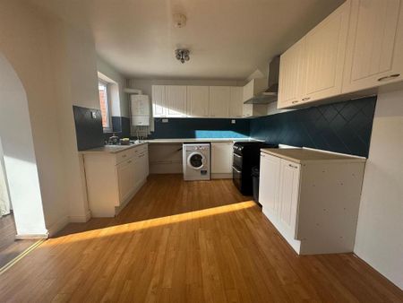 3 bedroom terraced house to rent - Photo 5