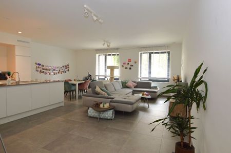 Appartement met 3 slaapkamers, terras en autostaanplaats te Boortmeerbeek. - Photo 2