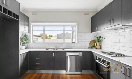78 Cary Street, Sunshine North VIC 3020 - Photo 4