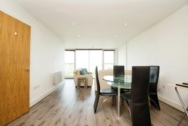 2 bedroom flat to rent - Photo 1