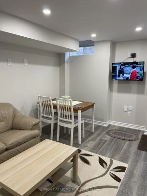 22 Chippingwood Manor #Basement - Photo 1