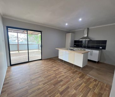 3 bedroom home close to hospital - Photo 4