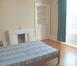3 bedroom flat to rent - Photo 3