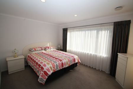 Immaculately Presented & Fully Furnished - Photo 5