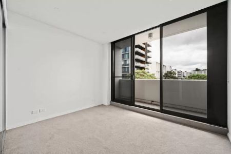 Luxury three-bedroom apartment in prestigious complex - Photo 2