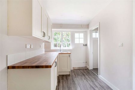 Elegant period townhouse in the heart of Winchester. - Photo 3