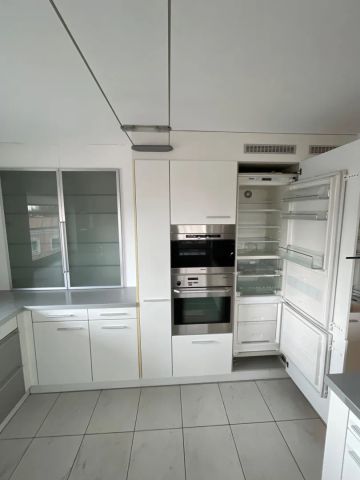Exklusive, teilmöblierte 3-Zimmer-Wohnung mit Terrasse im Stadtzentrum Ried - Photo 4