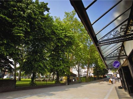 Fifth floor one bedroom apartment in this popular central Islington development with high spec fittings and balcony. - Photo 2