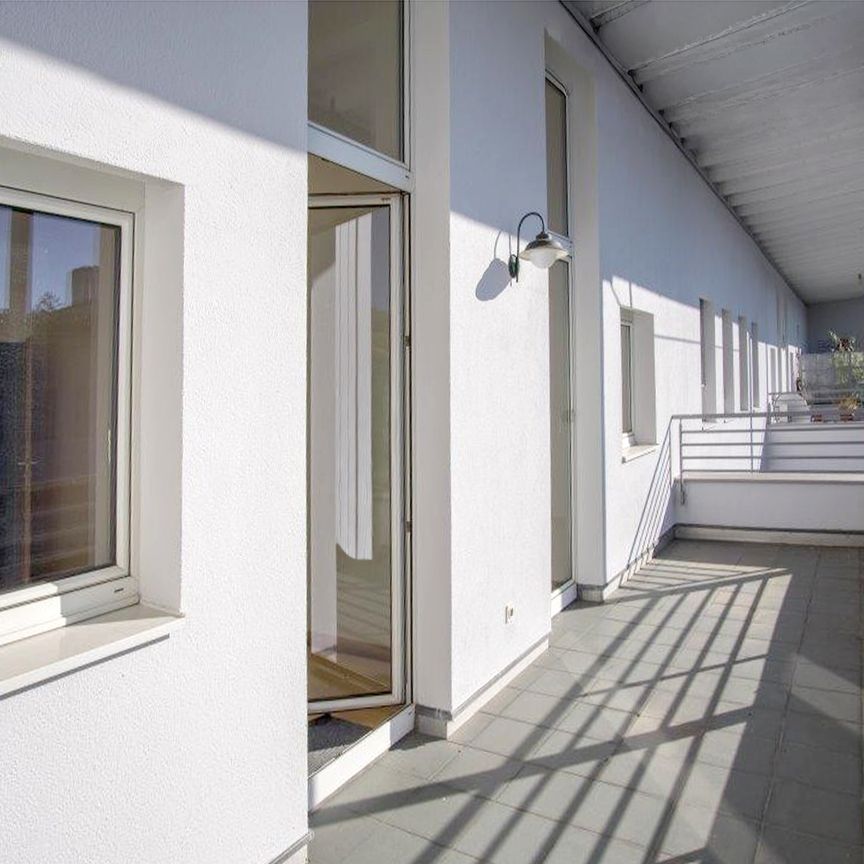 Sonnenverwöhnte 4-Zi-Galeriewohnung mit 2 Terrassen & traumhaftem Kremsblick – Nähe Steiner Tor - Foto 1