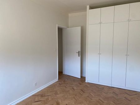 Excellent opportunity to rent a fully renovated 2 bedroom flat, like new, on Estrada de Benfica / next to the side wall of the Lisbon Zoo. - Photo 3