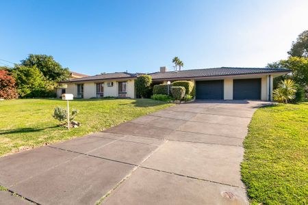 Spacious Family Home in a Quiet, Convenient Hamersley Location - Photo 4