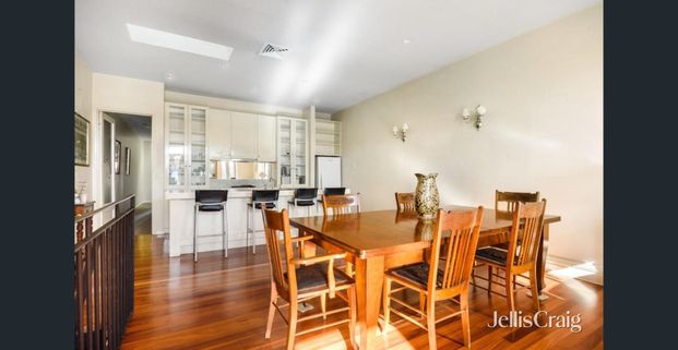 Fully Furnished Apartment in the Heart of the City - Photo 1