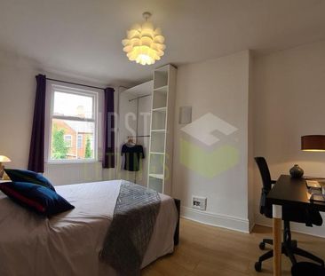 4 bedroom terraced house to rent - Photo 5