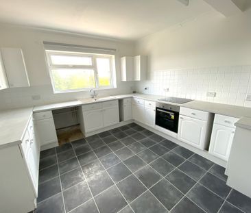 2 bed apartment to rent in Windmill Drive, Bexhill-on-Sea, TN39 - Photo 3