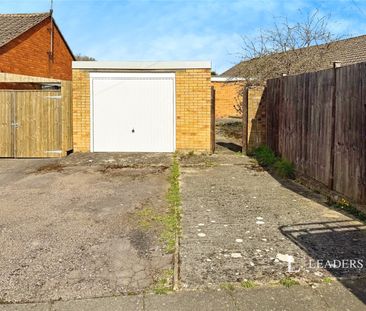 3 bedroom bungalow to rent Kentmere Close, Cheltenham, GL51 - Photo 2