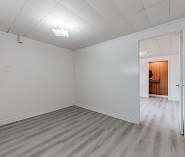 For Lease - 55 Glovers Road, Oshawa, Ontario - Photo 4