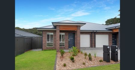 BRAND NEW - AMAZING LOCATION 3 BEDROOM DUPLEX - Photo 2