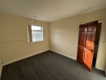 Cautley Road, Cross Green, LS9 - Leeds - Photo 4