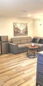 Nanaimo: Furnished Bachelor Suite with Laundry near VIU - Photo 3