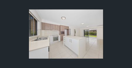 TWO BEDROOM UNIT WITH LARGE COURTYARD - Photo 5