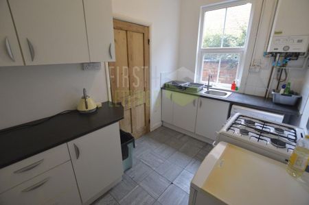 4 bedroom terraced house to rent - Photo 3