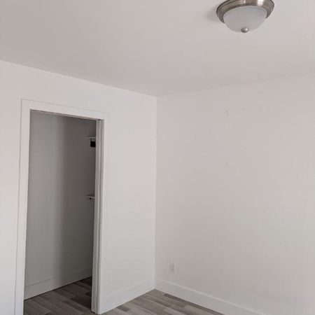 Beau 4 1/2 bien situé - Vanier - Photo 3