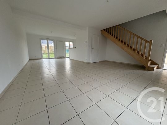 Location Maison 4 pièces 96m² NOTRE DAME DE GRAVENCHON 76330 - Photo 1