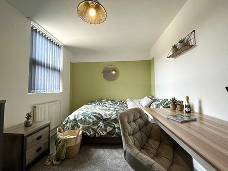 6 bedroom house share for rent in Heeley Road, Selly Oak, Birmingham, West Midlands, B29 - Photo 2
