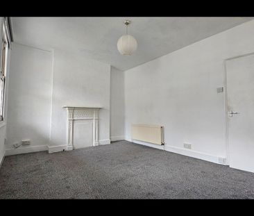 3 Bed Flat, Mabley Street, E9 - Photo 1